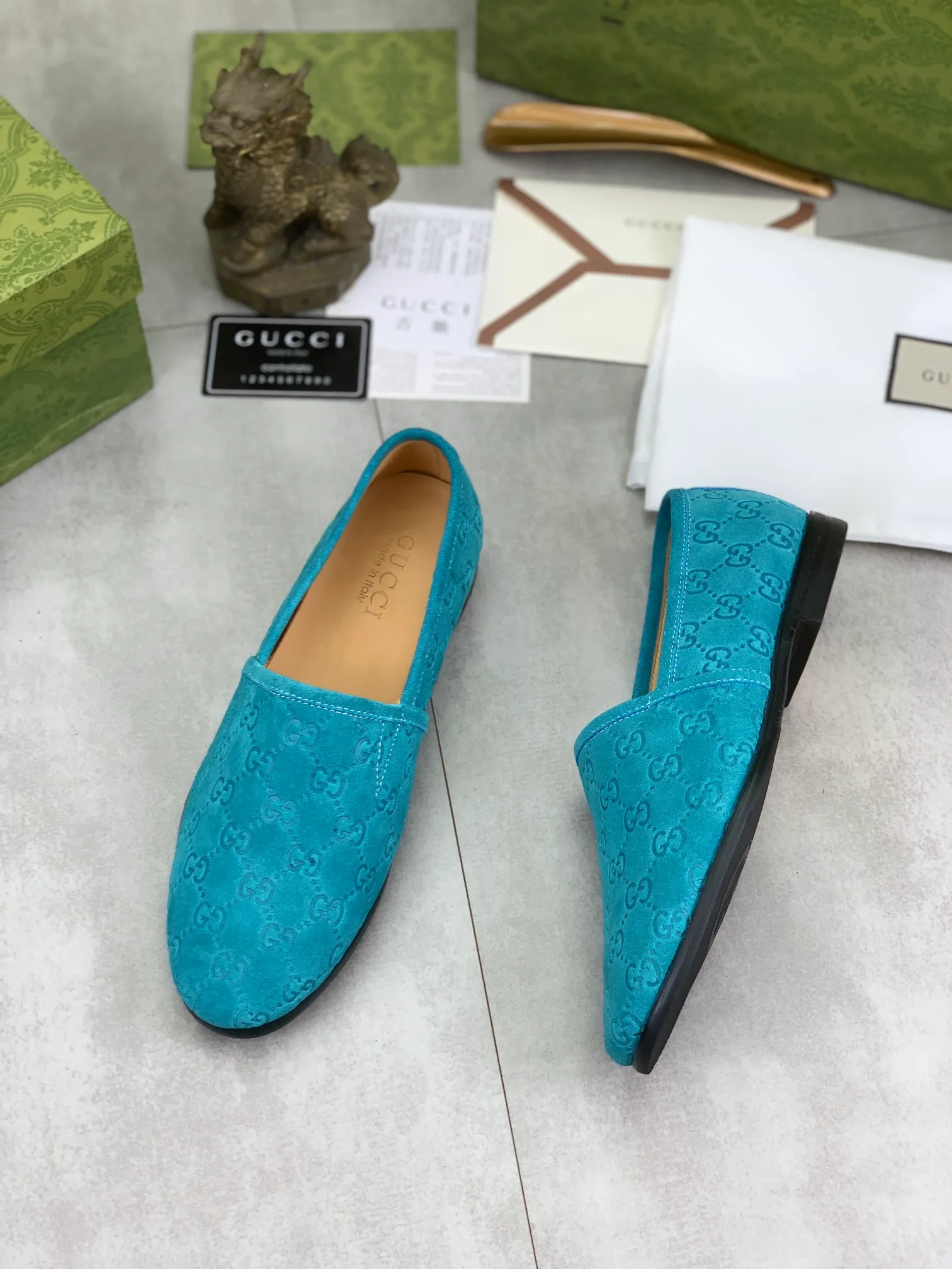 Men's Men's Shoes 💰P500💰【New Style】Water-dyed Niuli Gucci's most popular selection of lazy slip-on leather shoes (Gucci) official website latest Gucci lazy leather shoes, hot style 💥 simple and elegant style, exclusive for trendy men. Unique official website latest brand original double G embossing Elements 👑 Original Gucci decoration, fashionable and elegant, fabric original calfskin ✅ fully imported first-layer cowhide lining, official website designated wear-resistant, rubber business outsole, classic model taken at the counter in real life 🎬38-44 Various colors available
